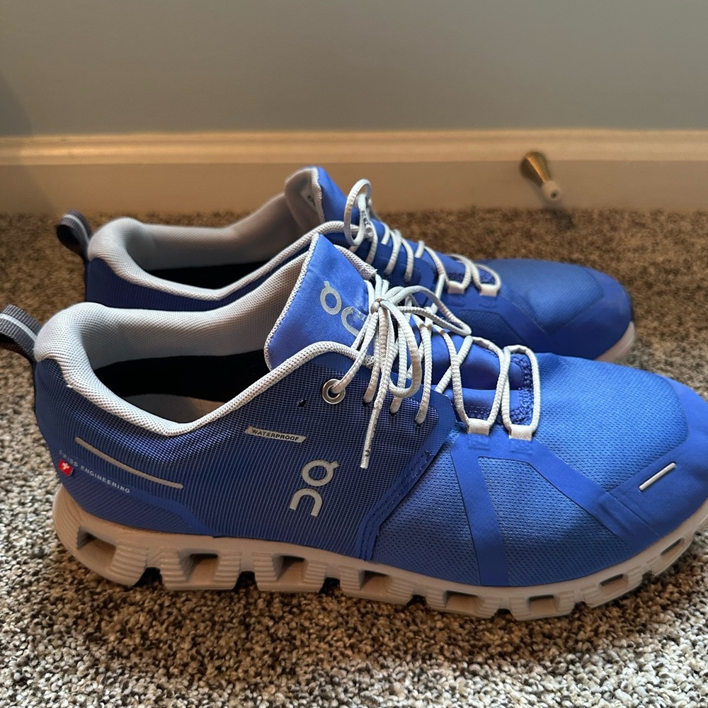 On Men's Cloud 5 Waterproof
Cobalt Glacier size 10.5